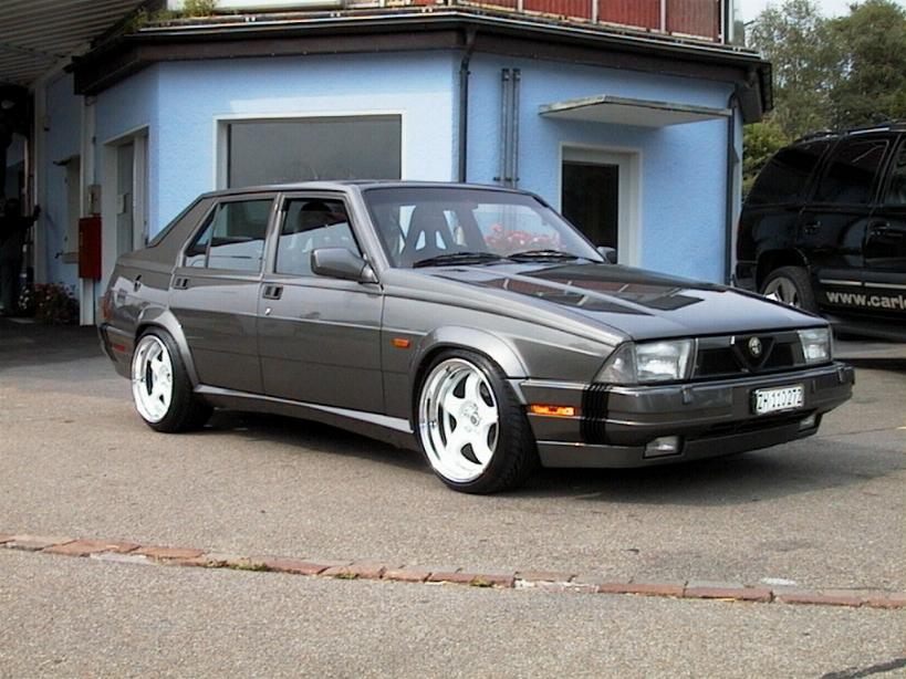 Alfa Romeo 75: 8 фото