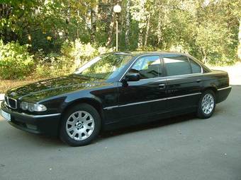 BMW 740iL: 3 фото