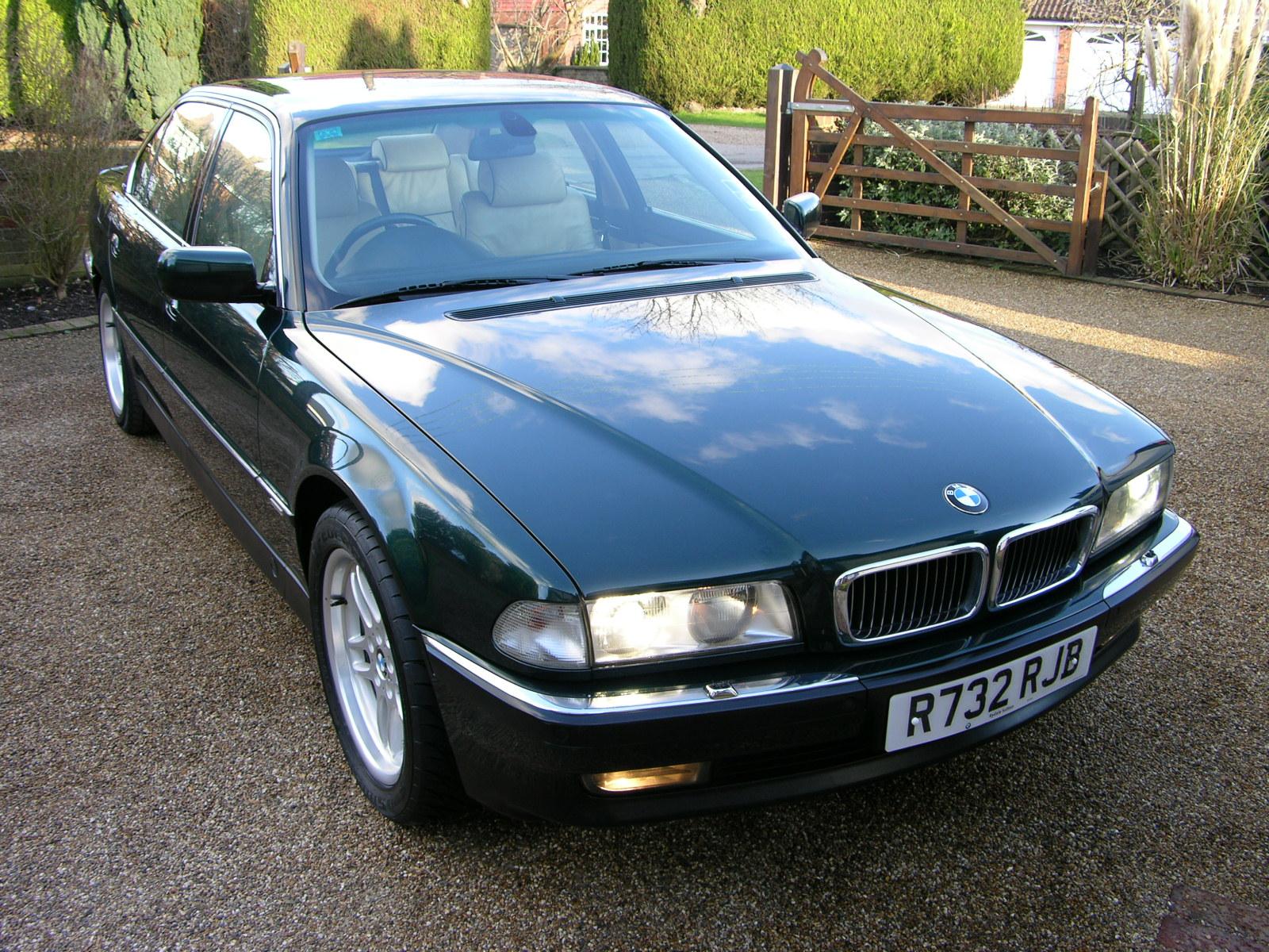 BMW 750iL: 5 фото