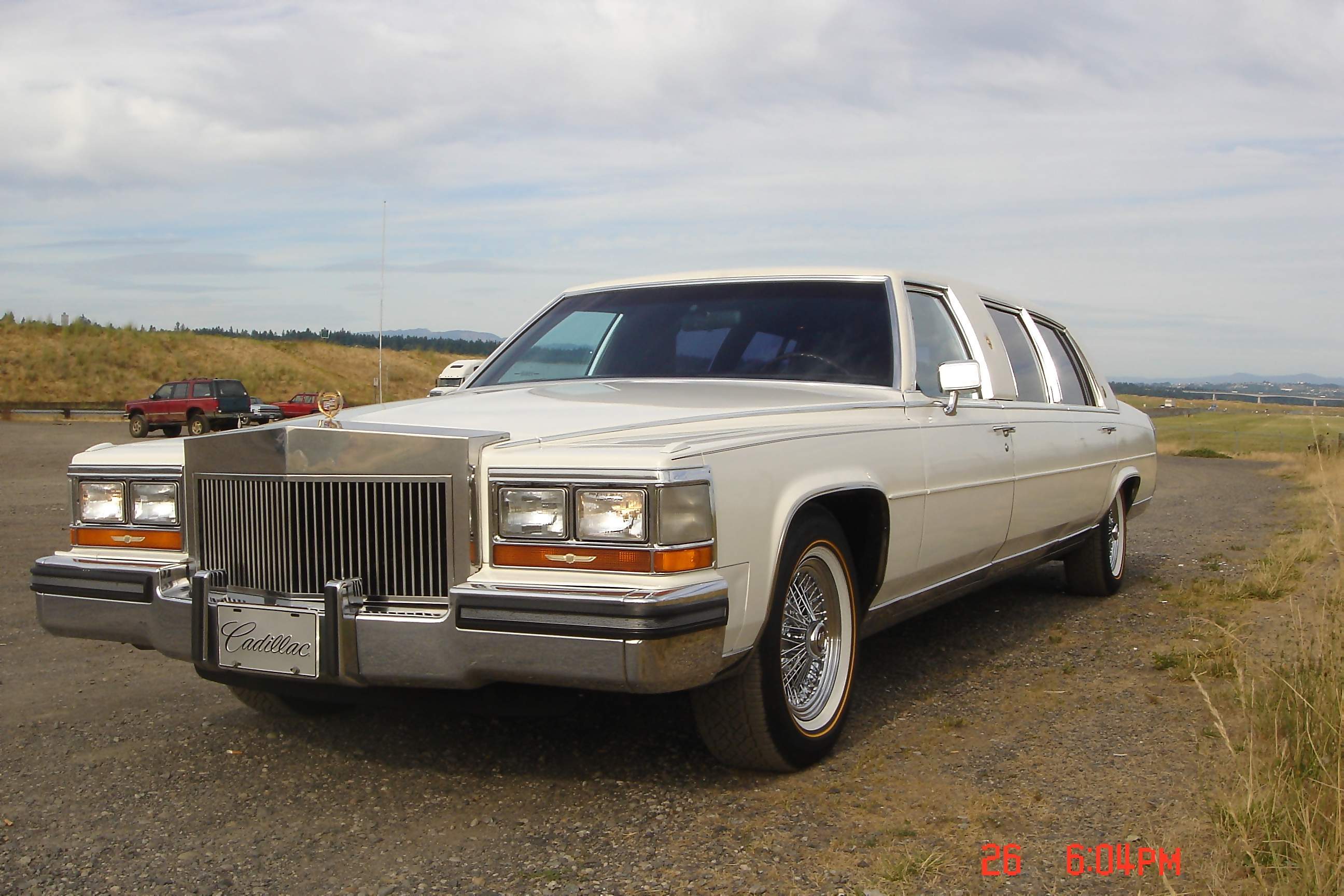 Cadillac Fleetwood Limousine: 3 фото