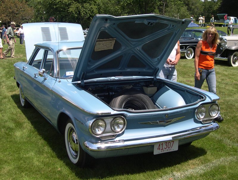 Chevrolet Corvair: 3 фото