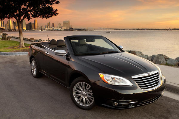 Chrysler 200 Convertible: 7 фото