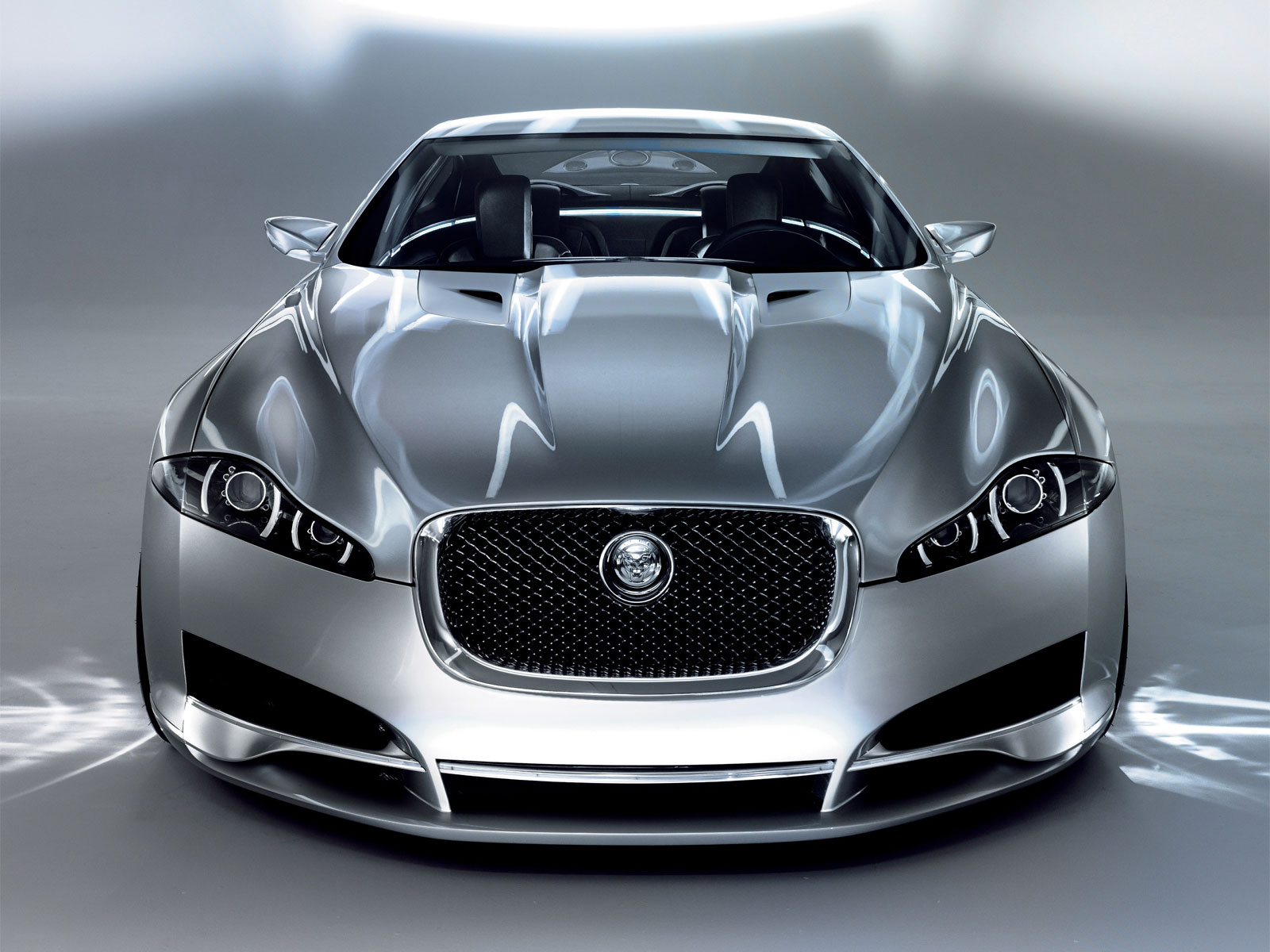 Jaguar XF: 2 фото