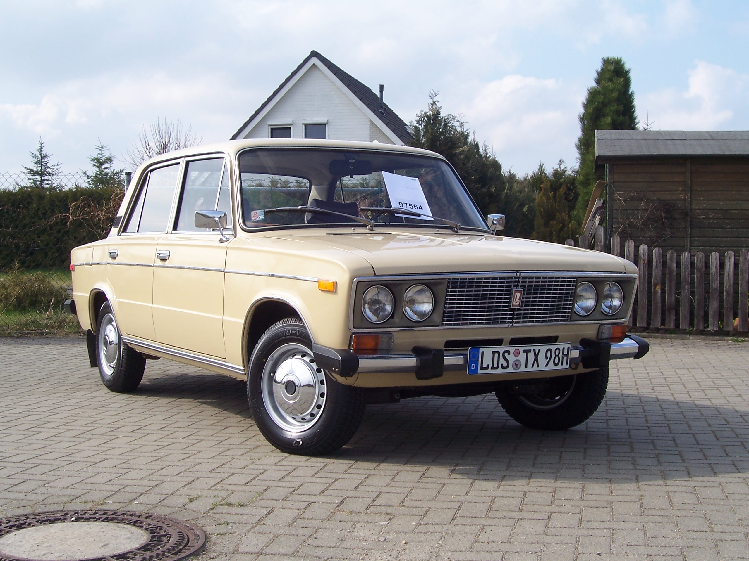 Lada 1600: 9 фото