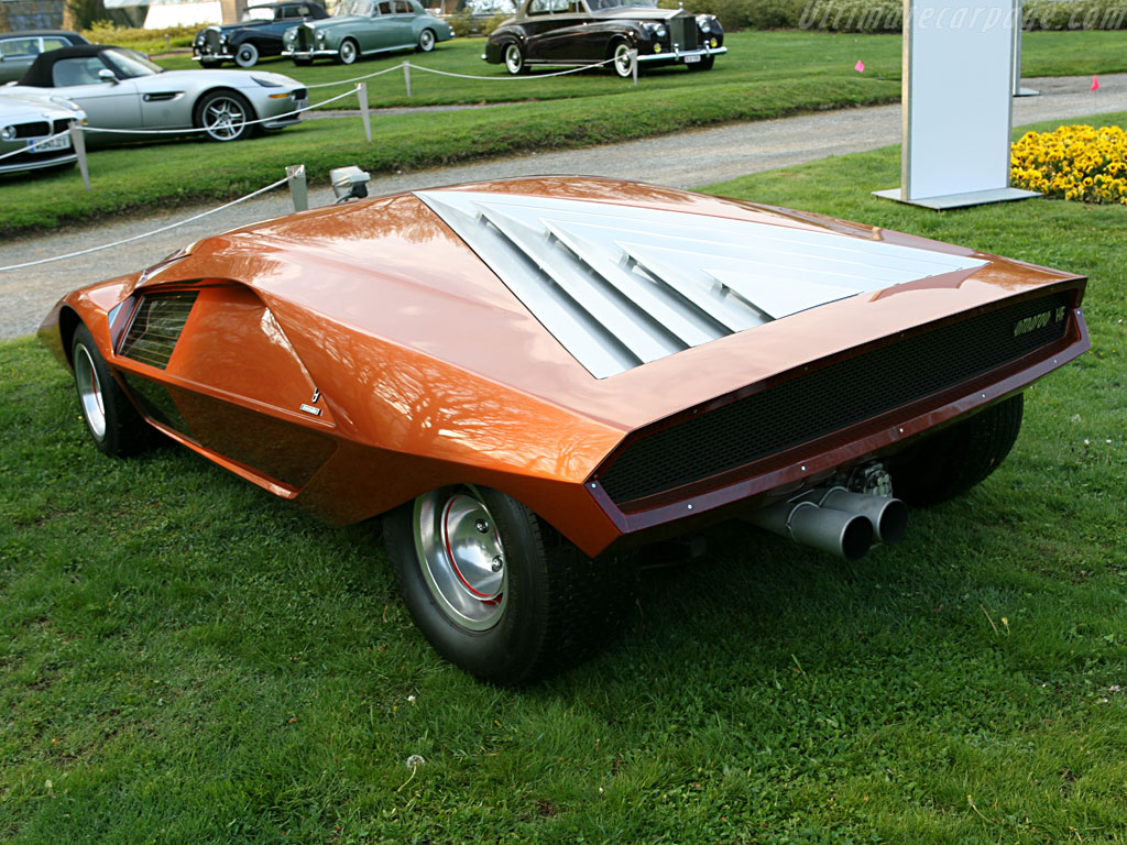 Lancia Stratos Zero: 2 фото