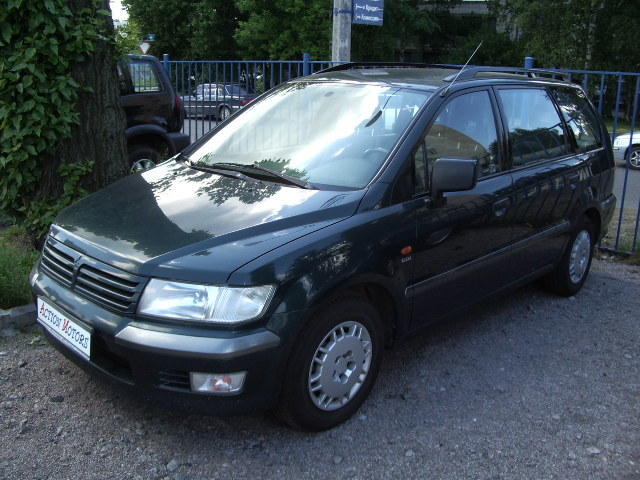 Mitsubishi Wagon: 10 фото