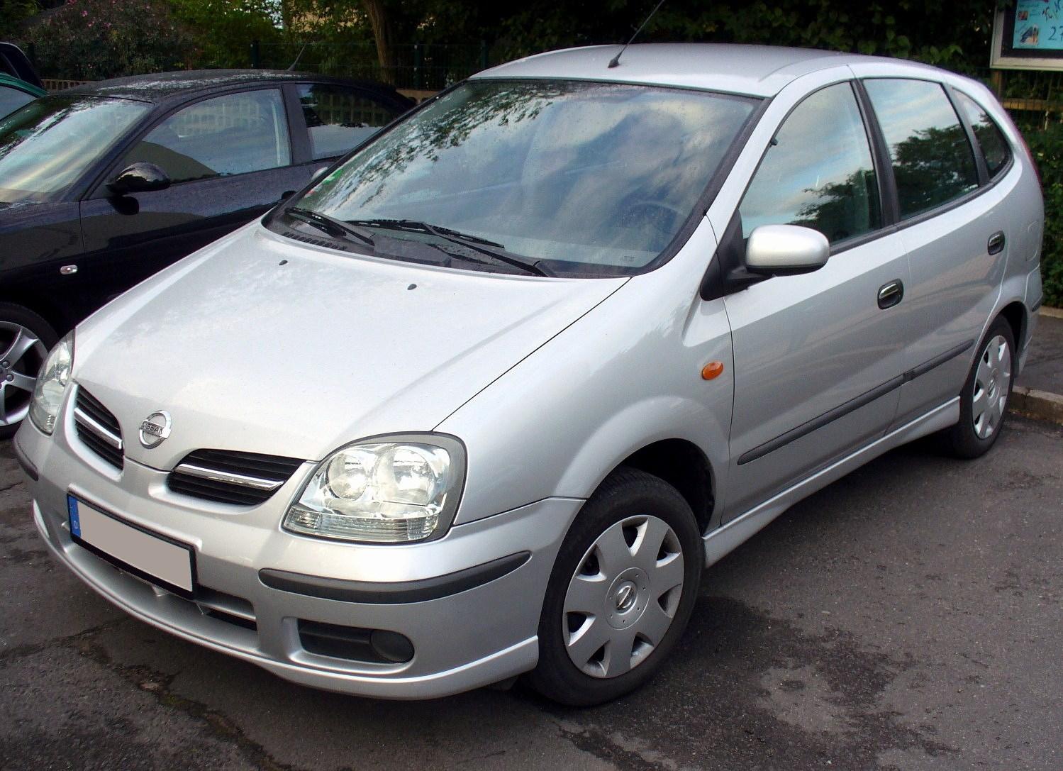 Nissan Almera Tino: 3 фото