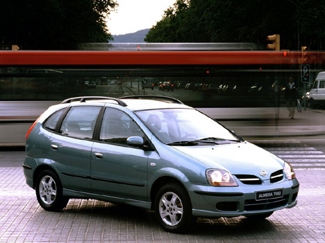 Nissan Almera Tino: 4 фото