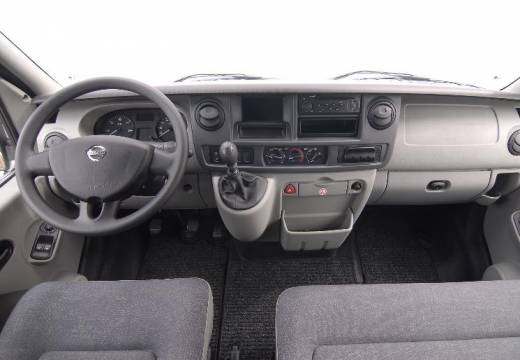 Nissan Interstar: 2 фото