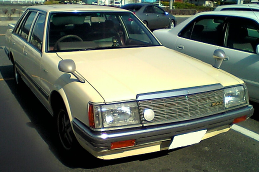 Nissan Laurel: 8 фото