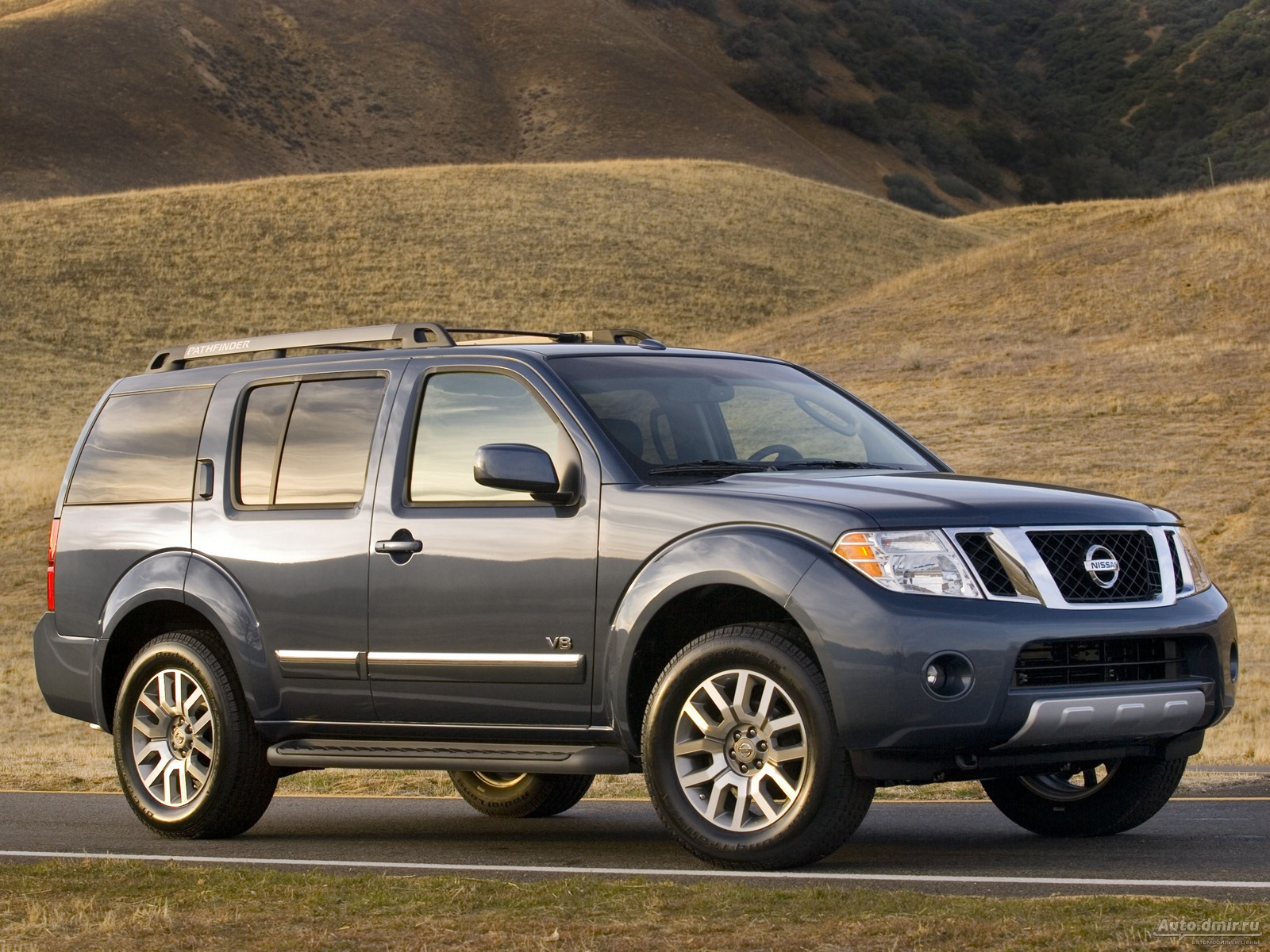 Nissan Pathfinder: 9 фото