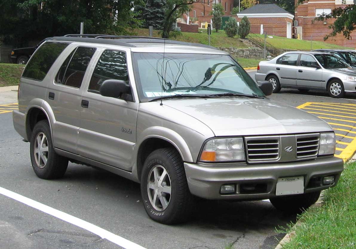 Oldsmobile Bravada: 4 фото