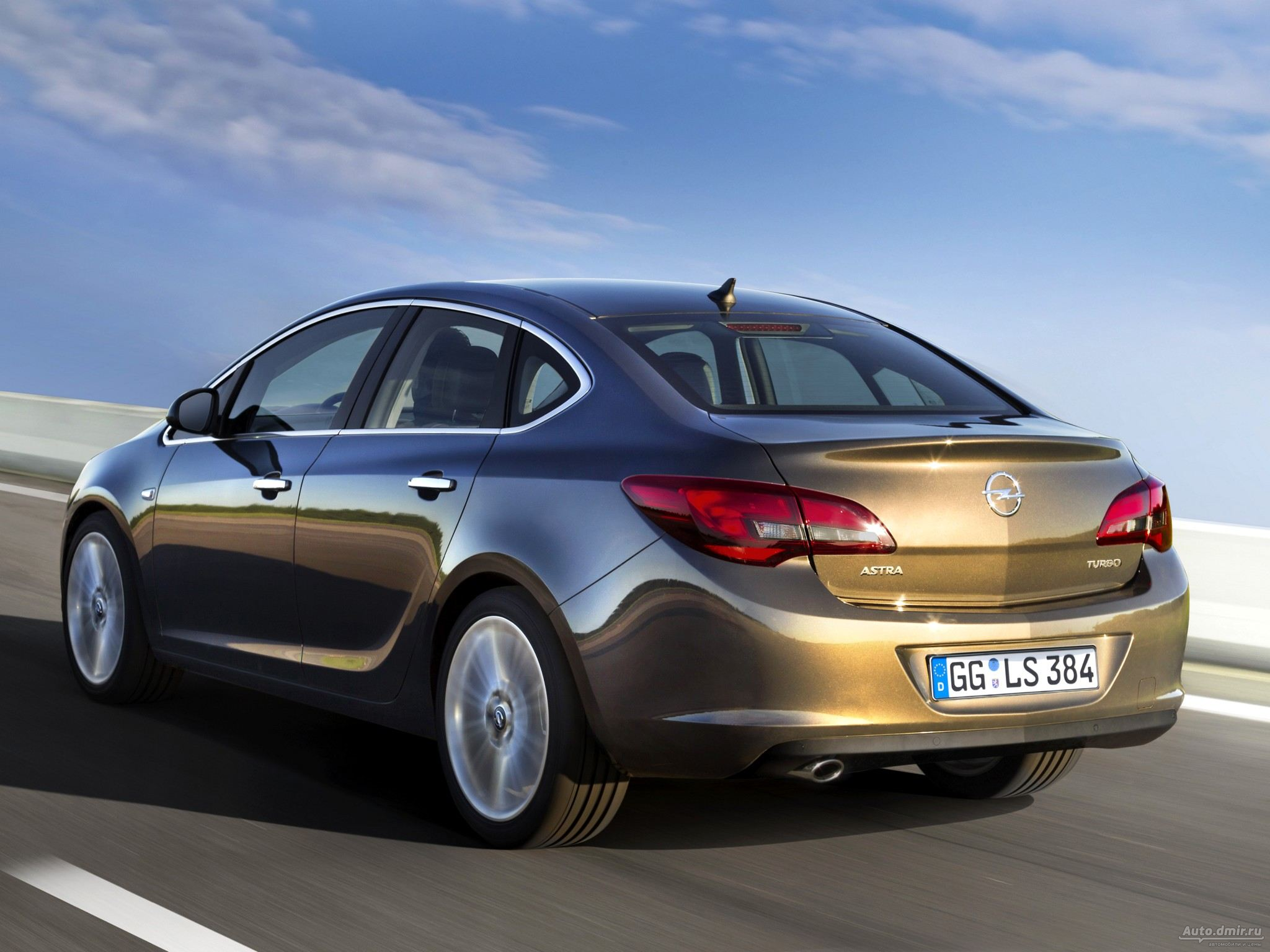 Opel Astra: 7 фото