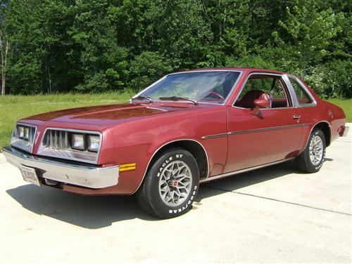 Pontiac Sunbird: 3 фото