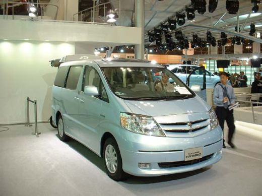 Toyota Alphard Hybrid: 4 фото