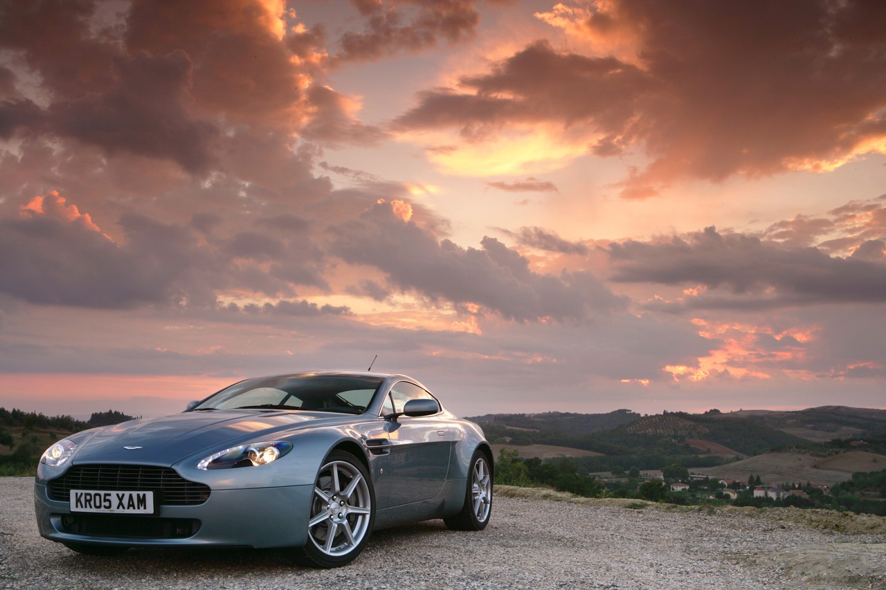 Aston Martin V8 Vantage: 5 фото