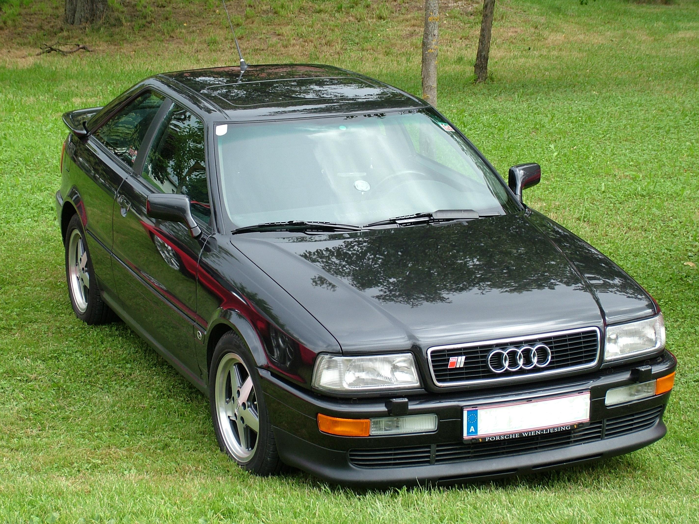 Audi S2: 9 фото