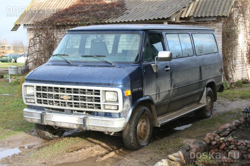 Chevrolet Chevy Van: 8 фото