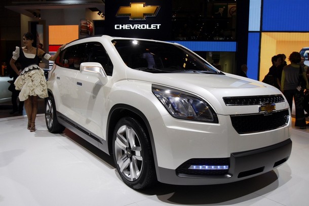 Chevrolet Orlando: 12 фото