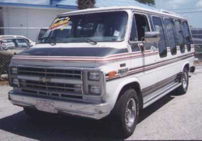 Chevrolet Van: 2 фото