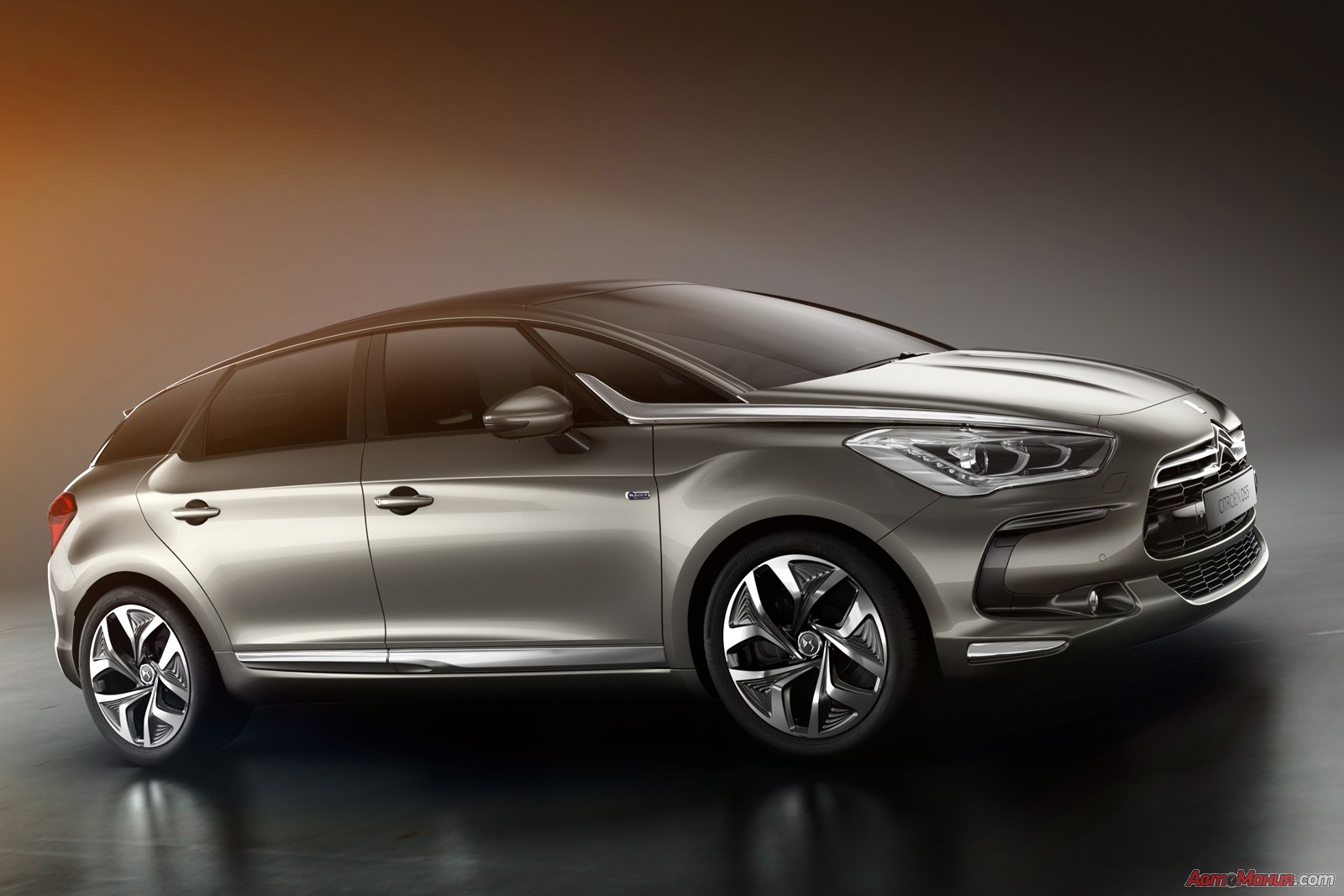 Citroen DS5: 12 фото