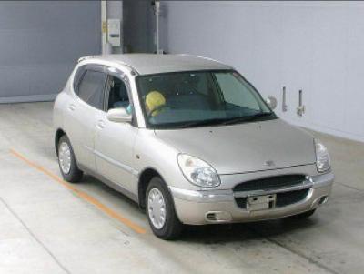 Daihatsu Storia: 2 фото