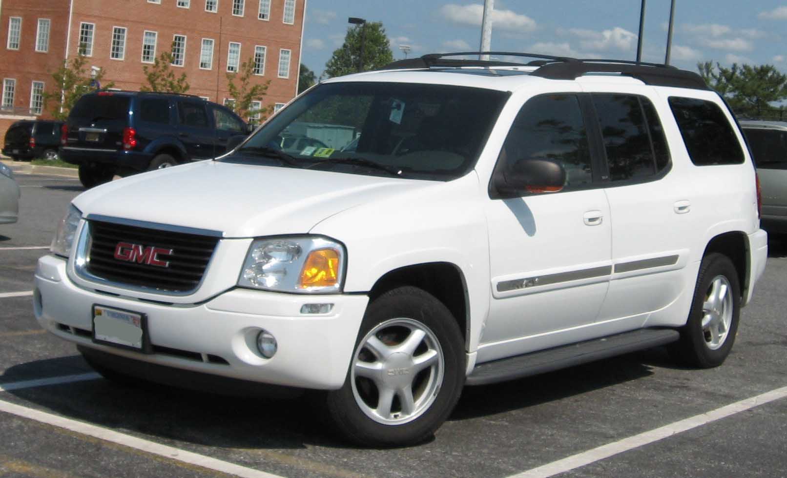 GMC Envoy: 8 фото