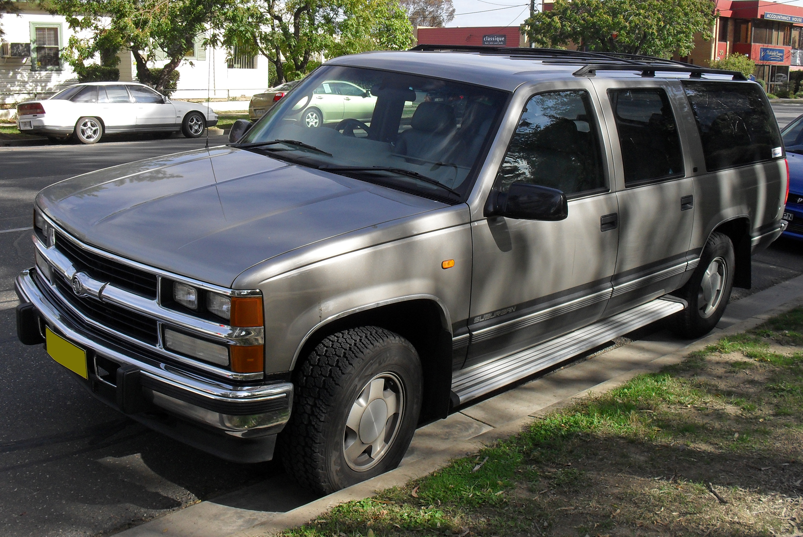 Holden Suburban: 7 фото