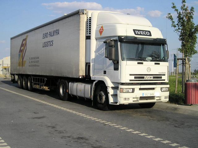 Iveco EuroTech: 2 фото