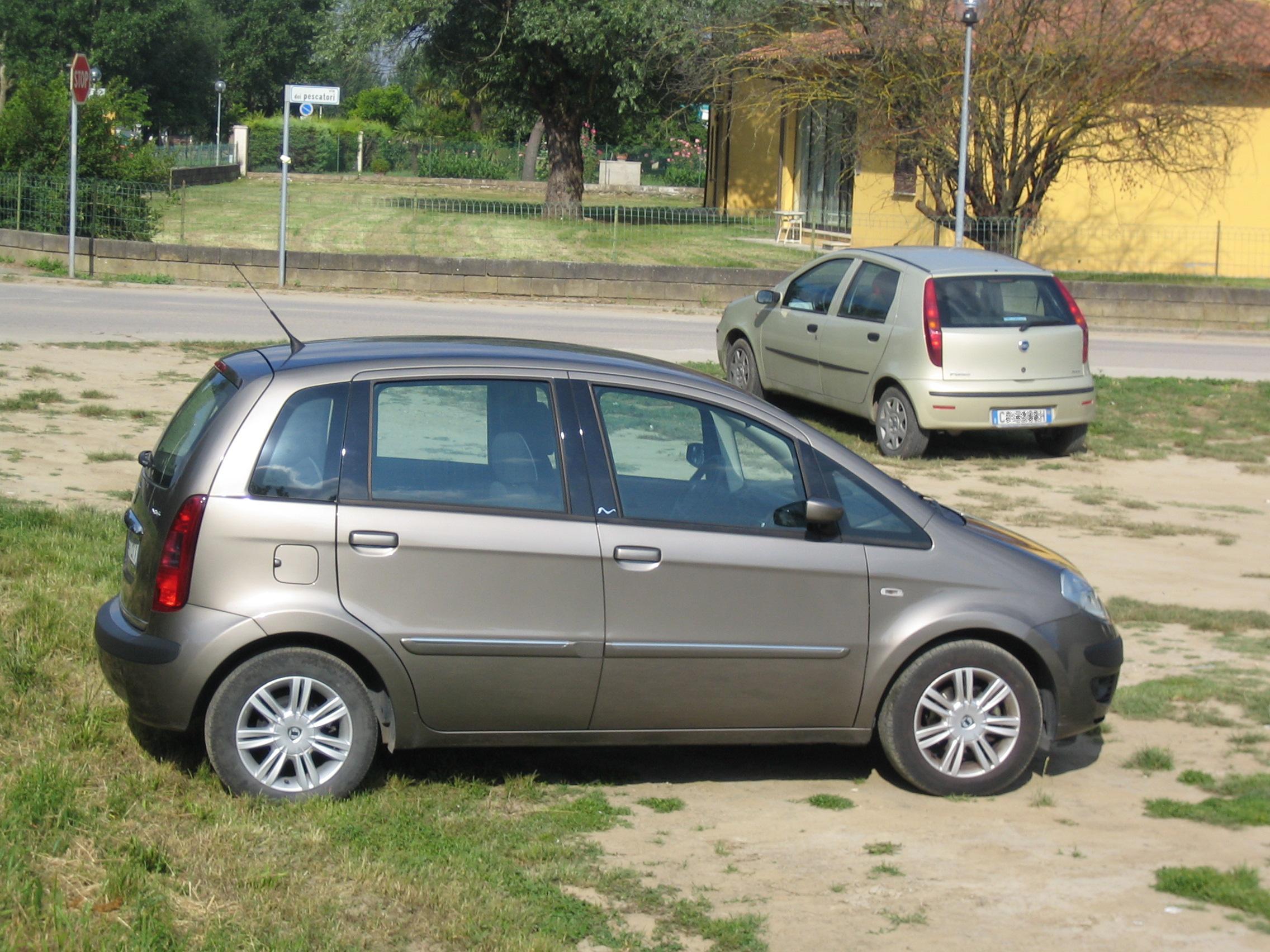 Lancia Musa: 10 фото