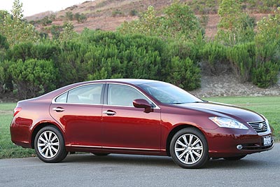 Lexus ES: 2 фото