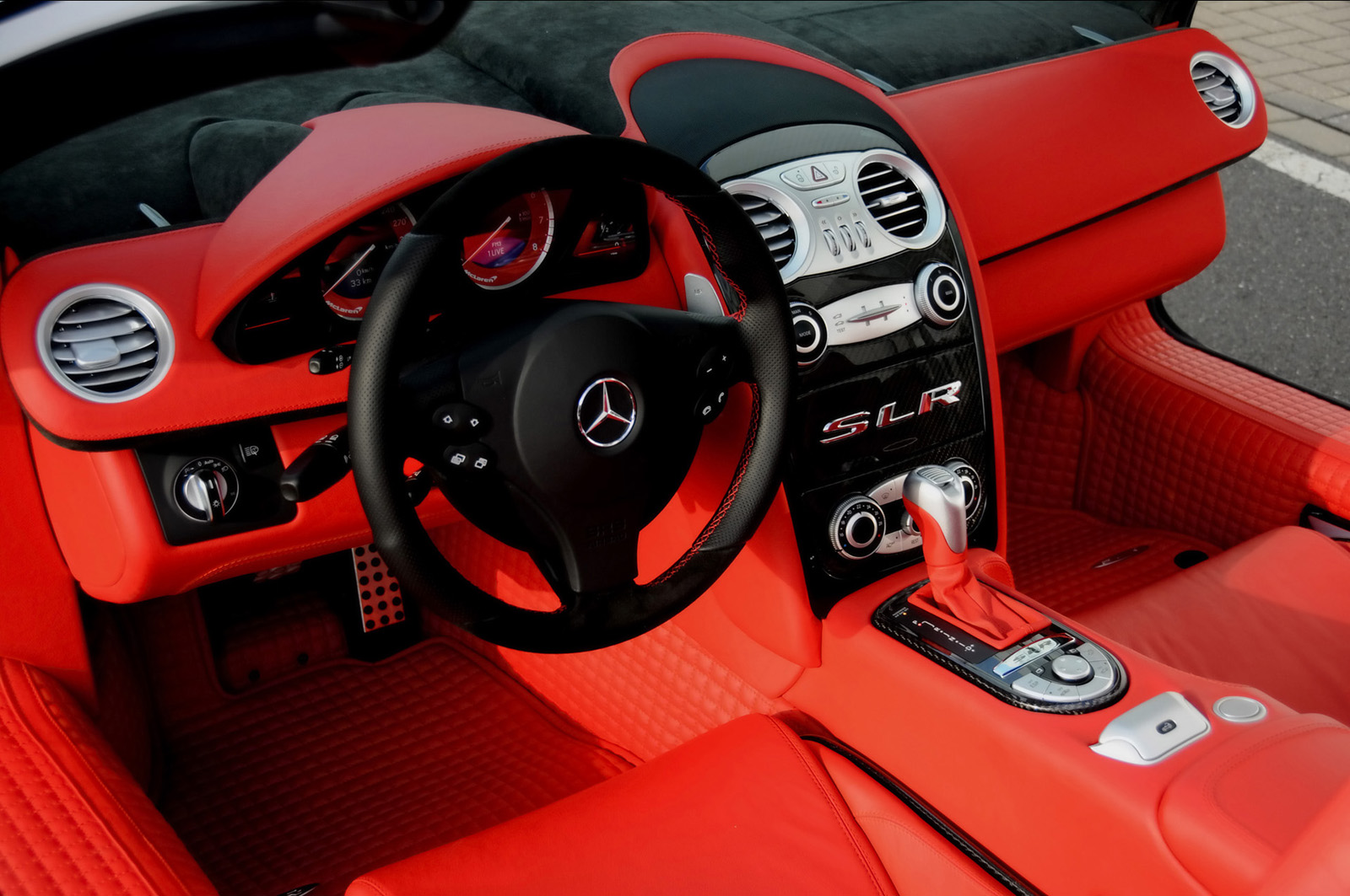 Mercedes SLR McLaren Roadster: 10 фото