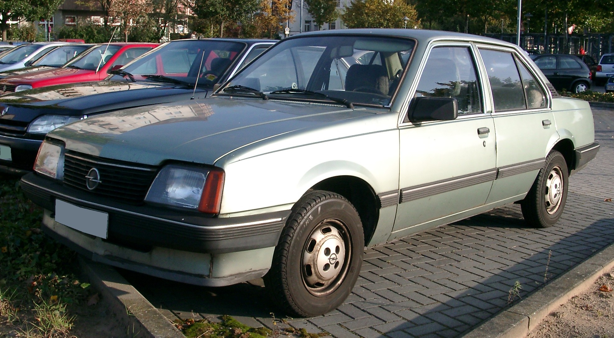 Opel Ascona C: 6 фото