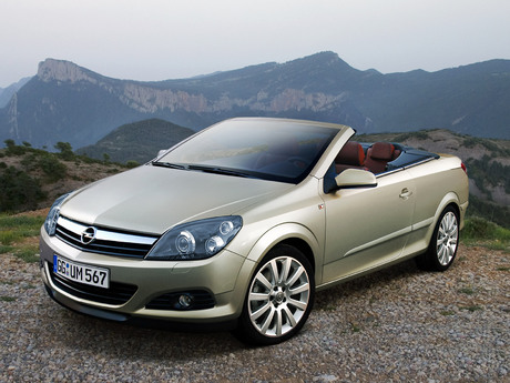 Opel Astra TwinTop: 2 фото