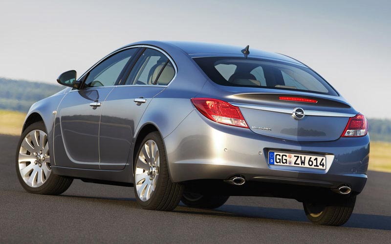 Opel Insignia Hatchback: 9 фото