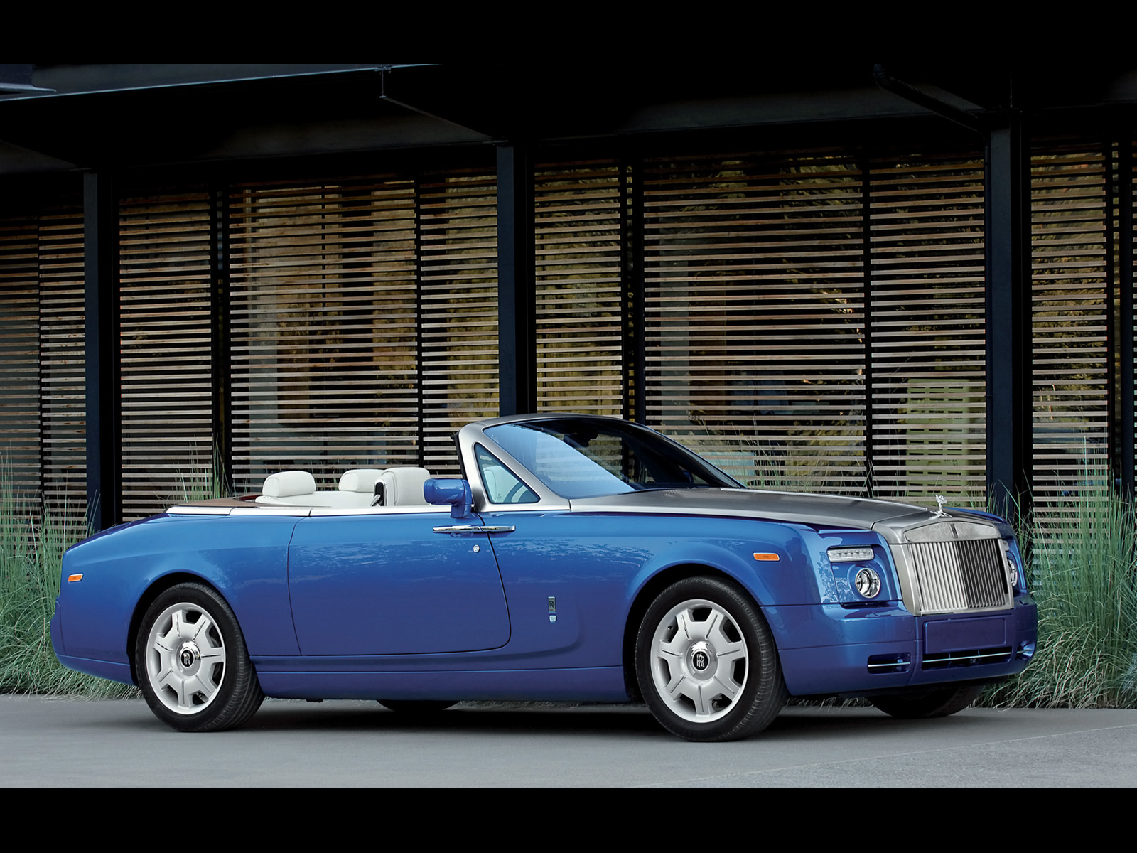Rolls-Royce Phantom Drophead Coupe: 12 фото