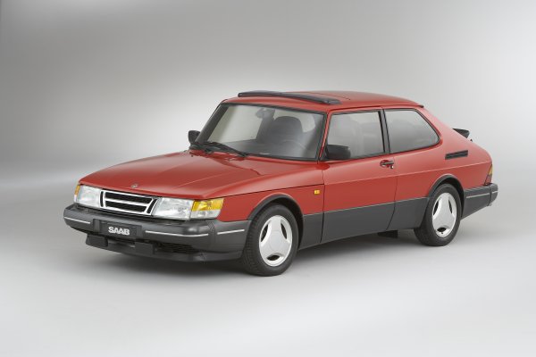 Saab 900: 1 фото