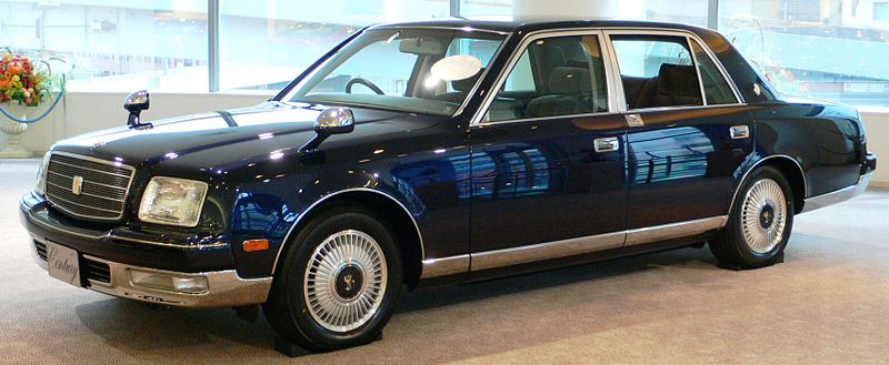 Toyota Century: 9 фото