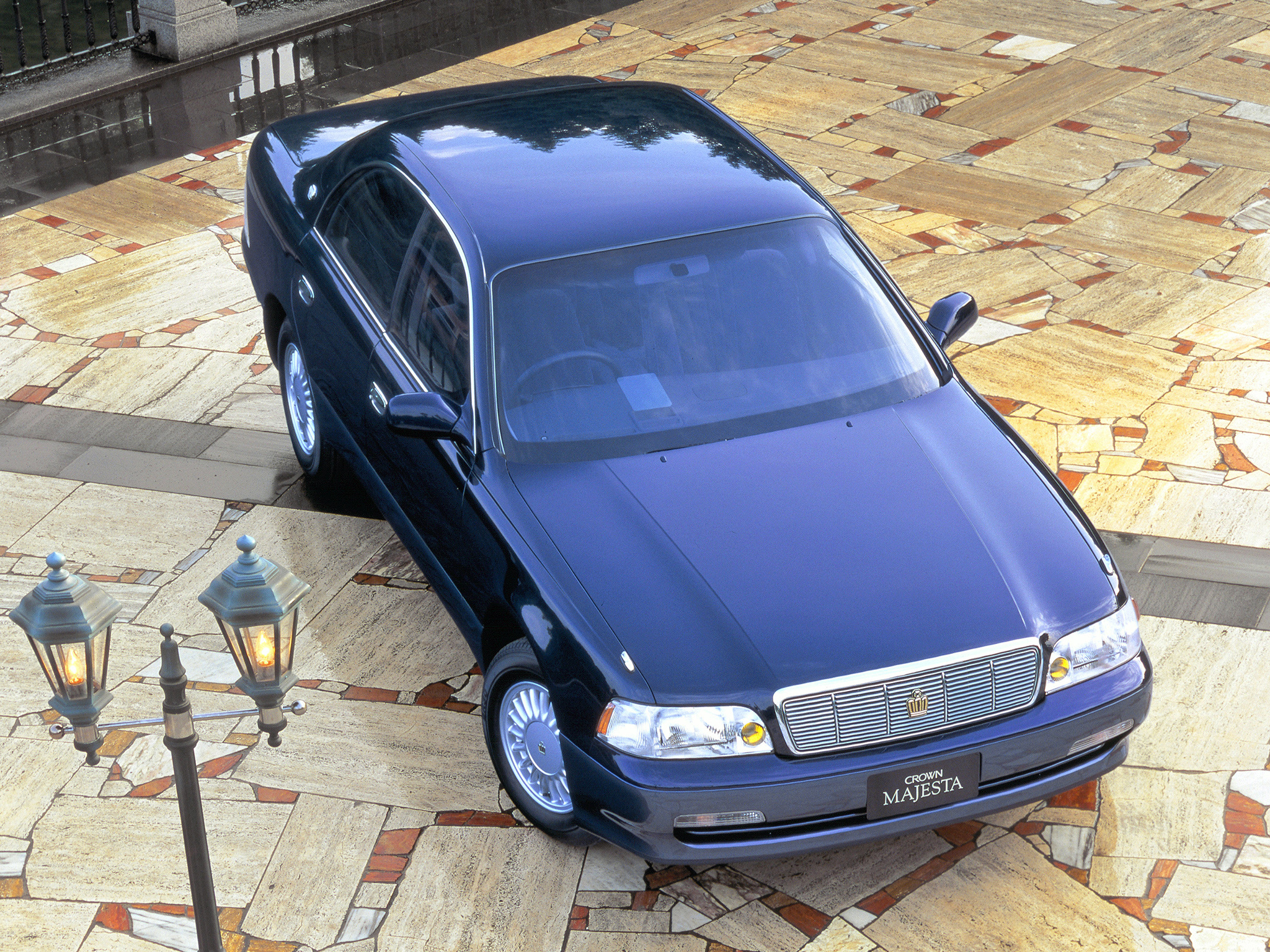 Toyota Crown S140: 11 фото