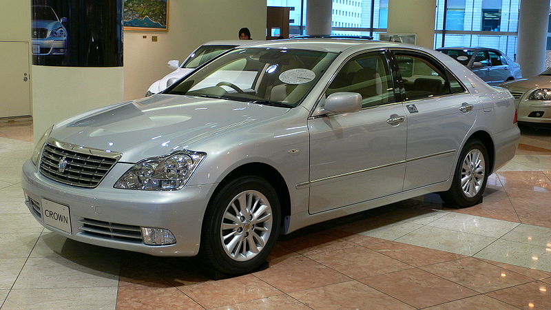 Toyota Crown: 9 фото