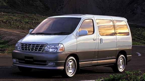 Toyota Grand Hiace: 10 фото