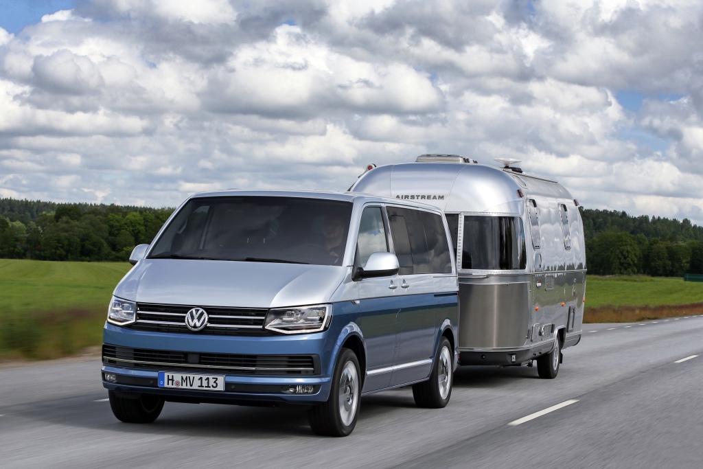 Volkswagen Multivan 2015: 9 фото