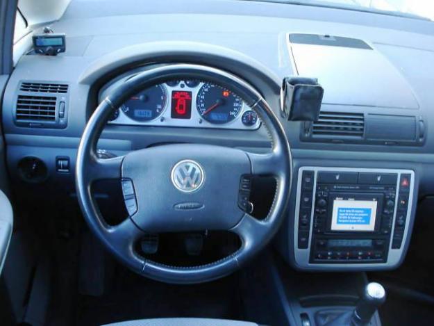 Volkswagen Sharan: 12 фото
