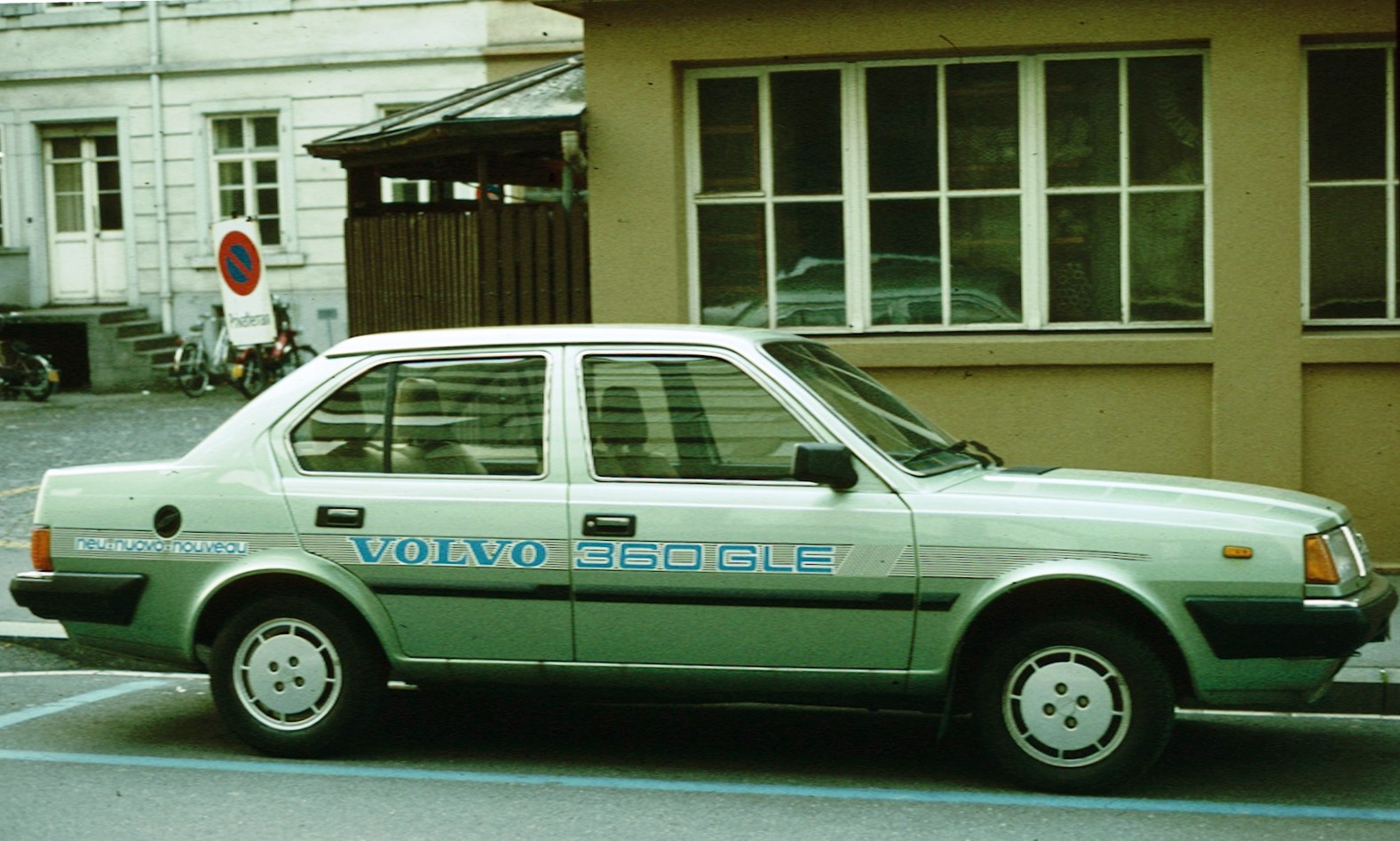 Volvo 360: 06 фото
